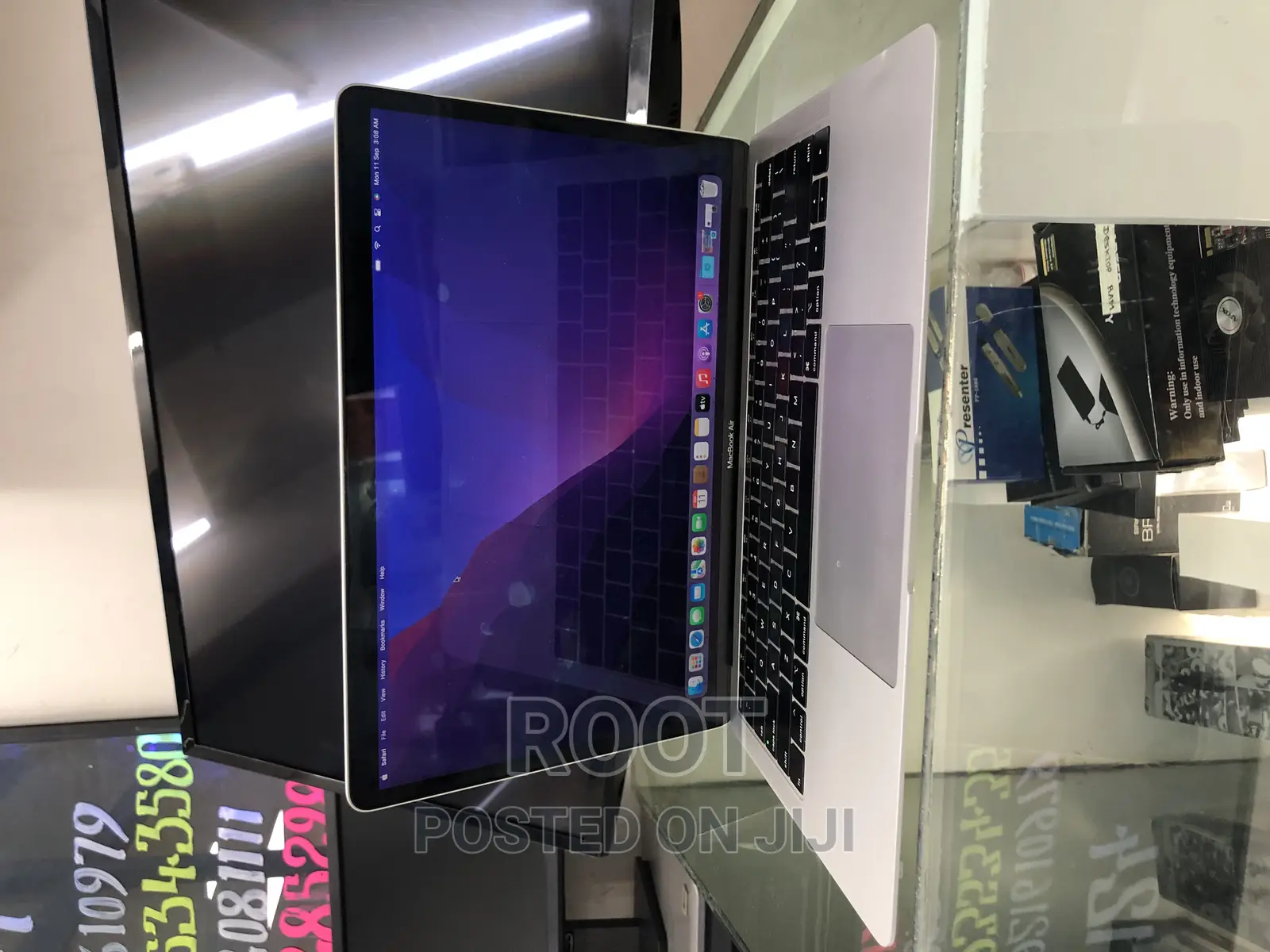 New Laptop Apple MacBook 2019 8GB Intel Core I5 SSD 256GB