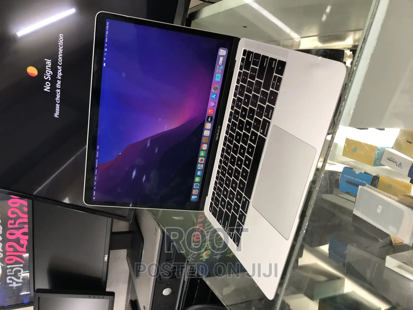New Laptop Apple MacBook 2019 8GB Intel Core I5 SSD 256GB