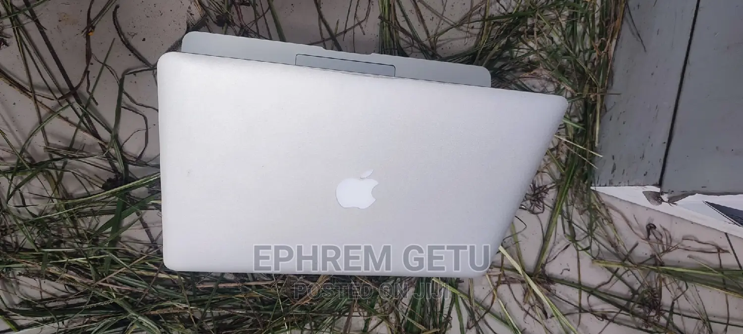 New Laptop Apple MacBook Air 2017 8GB Intel Core I5 SSD 256GB