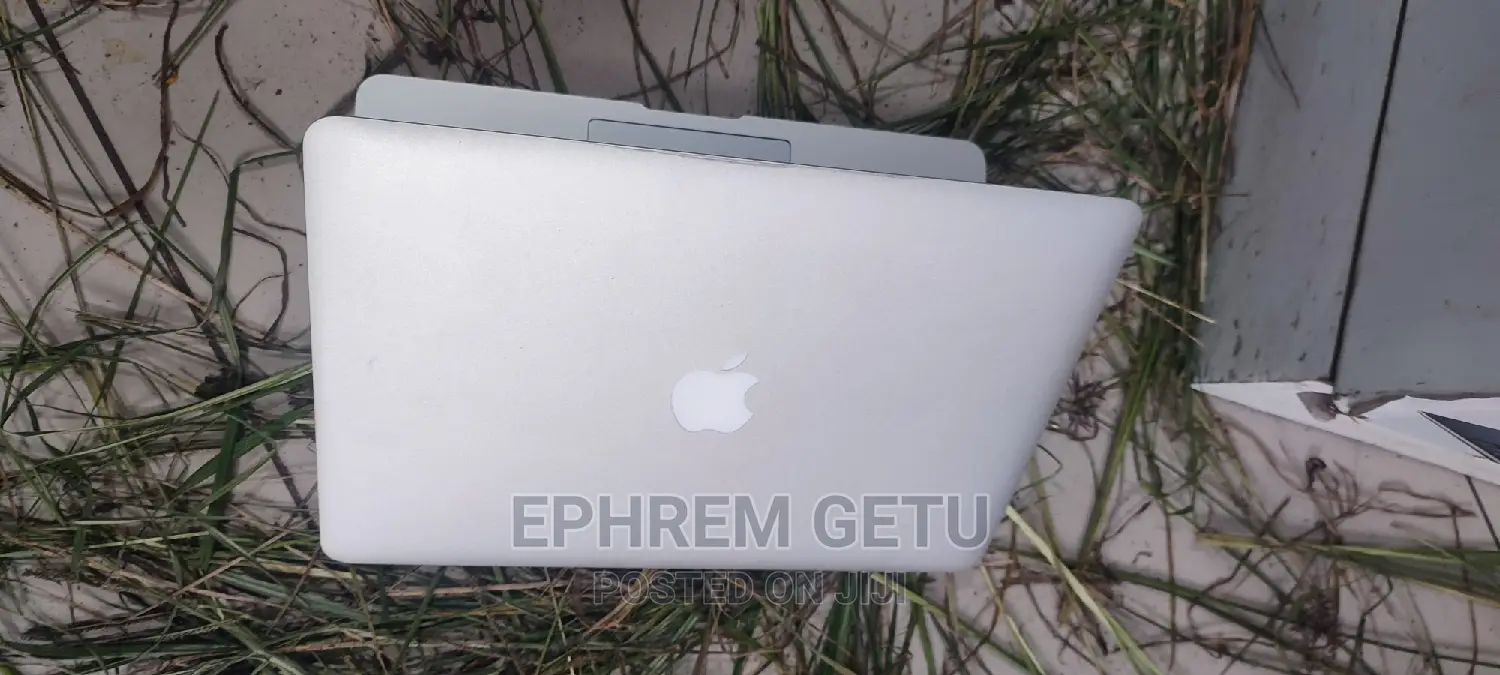 New Laptop Apple MacBook Air 2017 8GB Intel Core I5 SSD 256GB