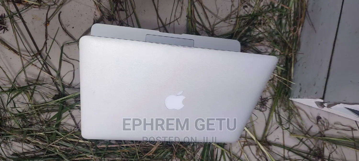 New Laptop Apple MacBook Air 2017 8GB Intel Core I5 SSD 256GB