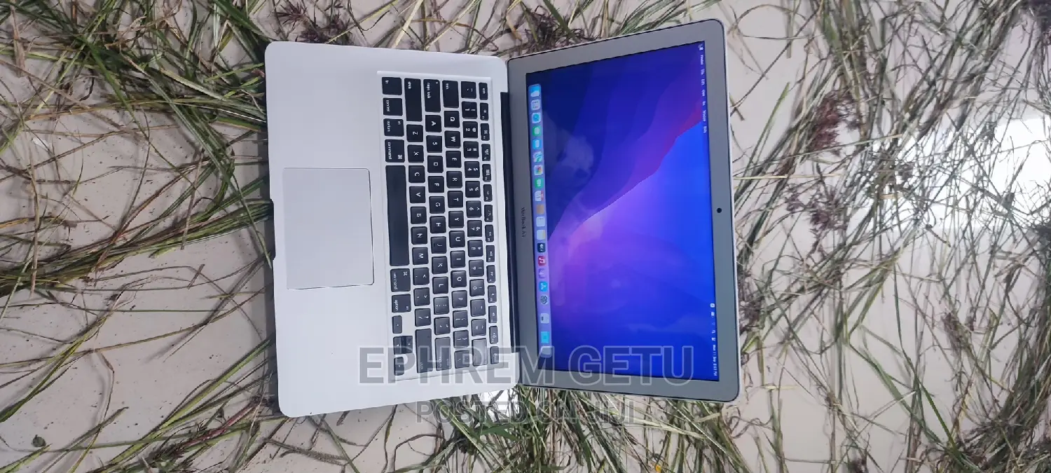 New Laptop Apple MacBook Air 2017 8GB Intel Core I5 SSD 256GB