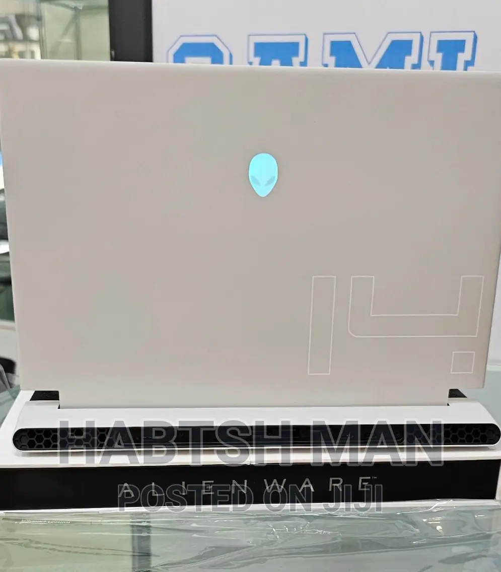 New Laptop Alienware M17x R2 16GB Intel Core I7 SSD 1T