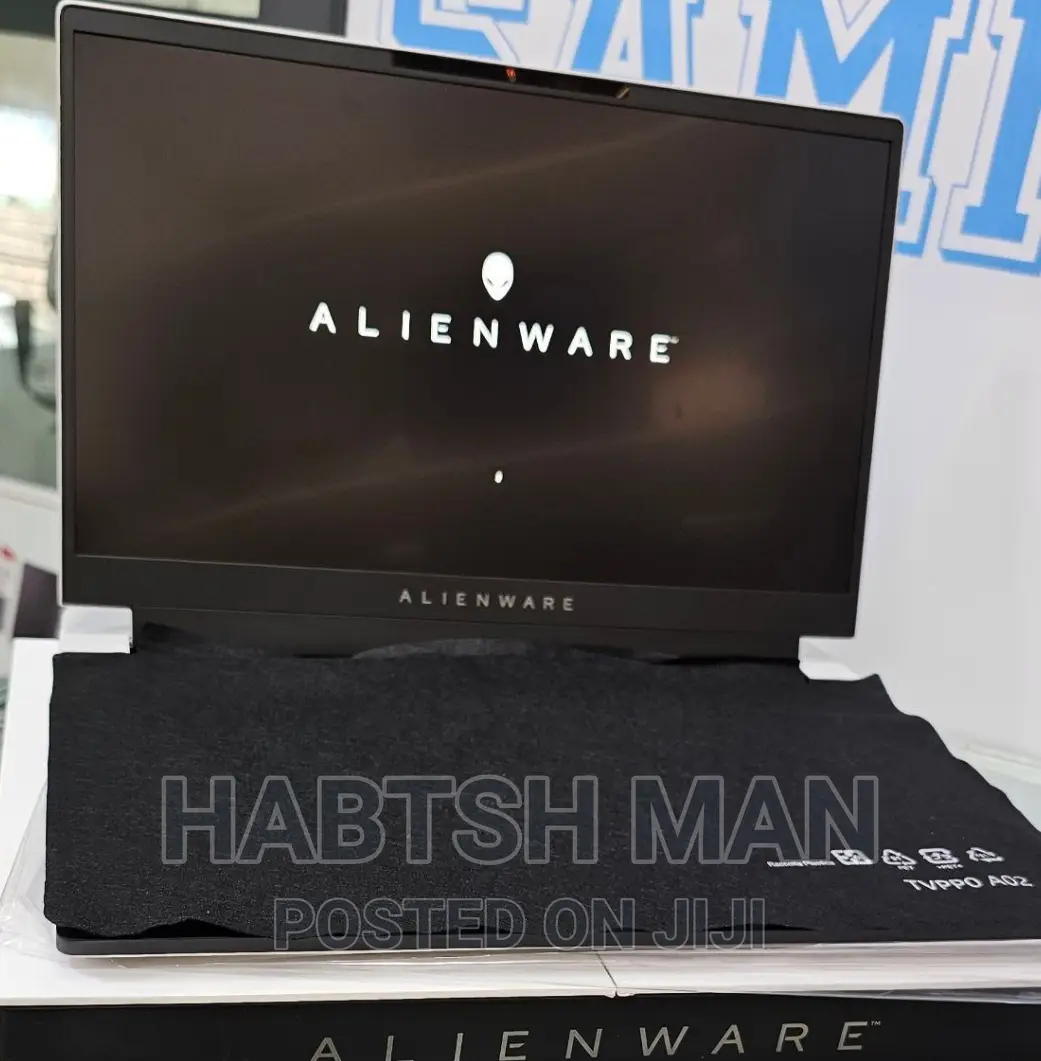 New Laptop Alienware M17x R2 16GB Intel Core I7 SSD 1T