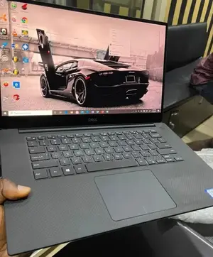 New Laptop Dell Precision 5520 16GB Intel Core I7 SSD 512GB
