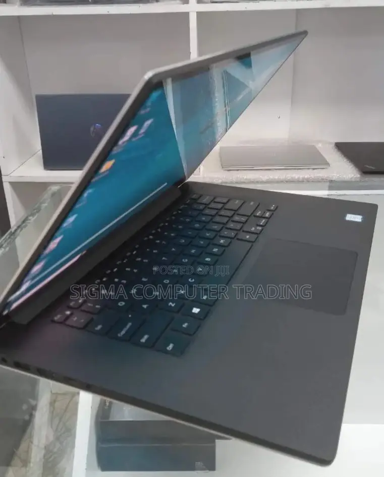 New Laptop Dell Precision 15 7520 16GB Intel Core I7 SSD 512GB