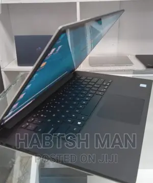 New Laptop Dell Precision 15 3520 16GB Intel Core I7 SSD 512GB