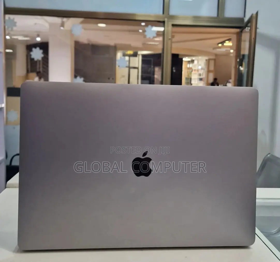 New Laptop Apple MacBook Pro 2019 16GB Intel Core I7 SSD 512GB