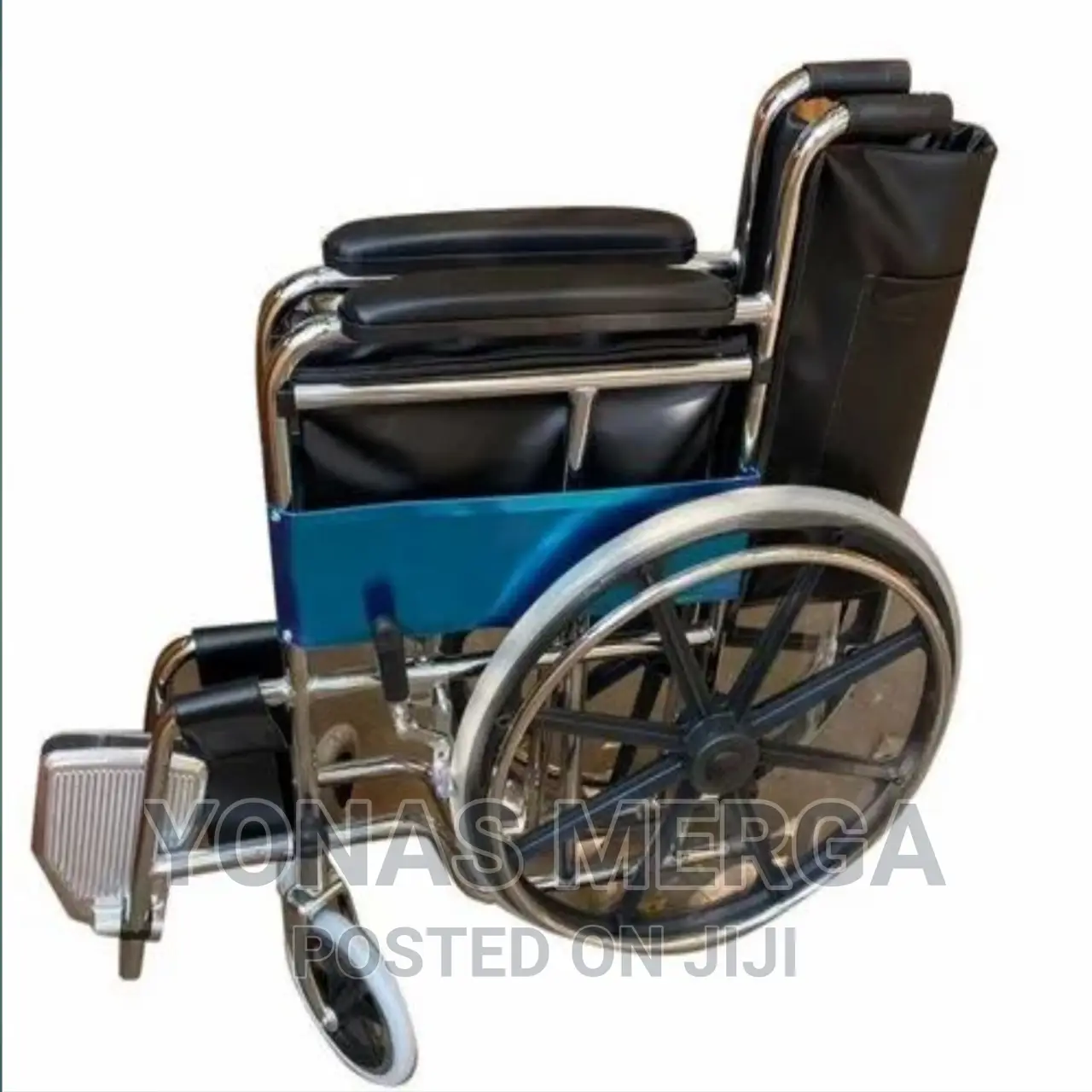 Wheelchair Has Leather-Like Polyester Fiber Material