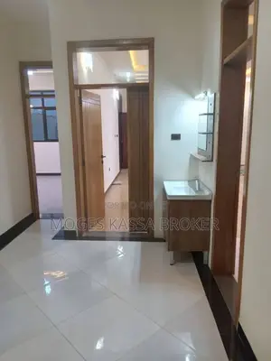 በደንብ የተሰራ መኖርያ G+2 ካሬ 175