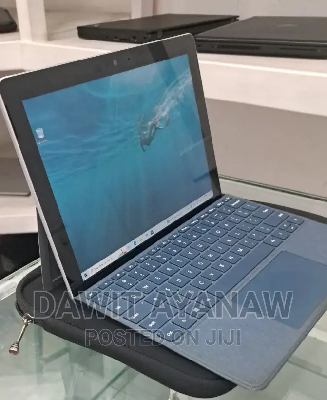 New Laptop Microsoft Surface 4GB Intel Core 2 Duo SSD 60GB