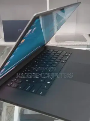 Photo - New Laptop Dell Precision 15 3520 16GB Intel Core I7 SSD 512GB