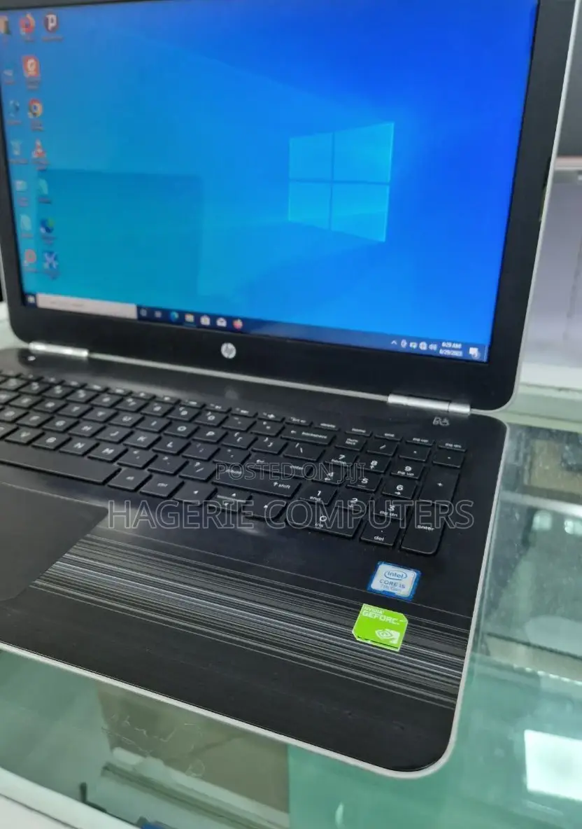 New Laptop HP Pavilion 15-Cs3063cl 8GB Intel Core I5 HDD 1T