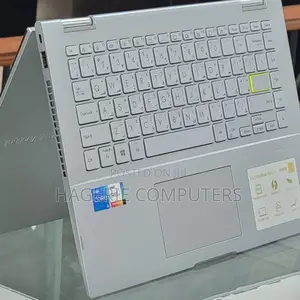 Photo - New Laptop Asus VivoBook W202 8GB Intel Core I5 SSD 512GB