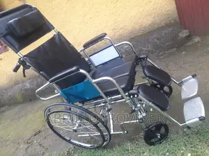 በመጠኑ ያገለገሉ ዌልቸሮች ወጀኋላ መተኛት የሚችሉ እና ፖፖ ያላቸው