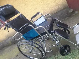 በመጠኑ ያገለገሉ ዌልቸሮች ወጀኋላ መተኛት የሚችሉ እና ፖፖ ያላቸው