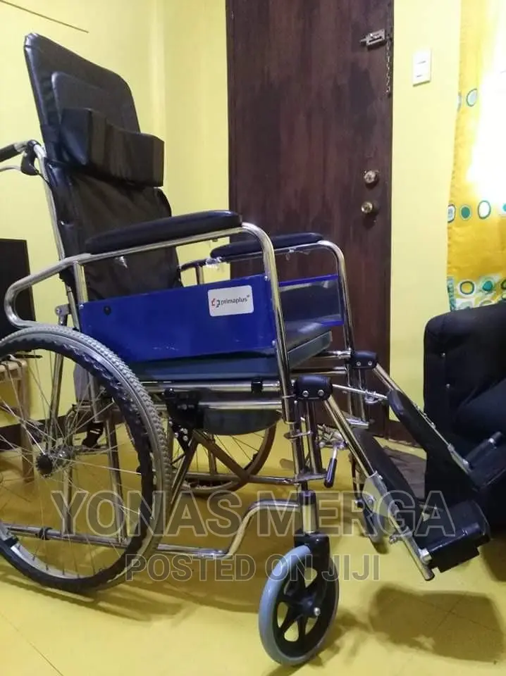 Patient Manual Wheelchair, Seat Width: 18 Inch