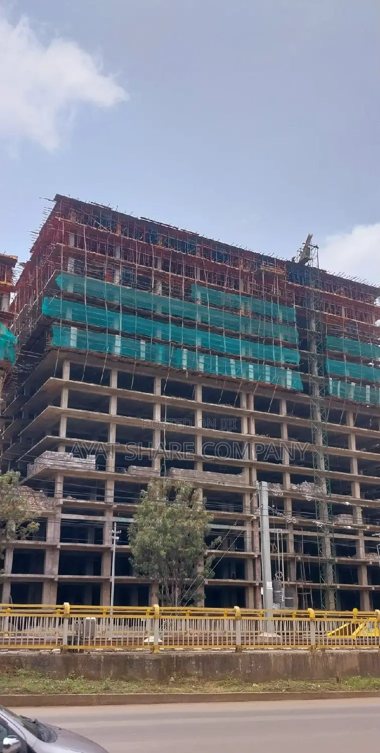 115 ካሬ ባለ 3 መኝታ አያት ሂልቦተም (3 Bedroom Apartment)