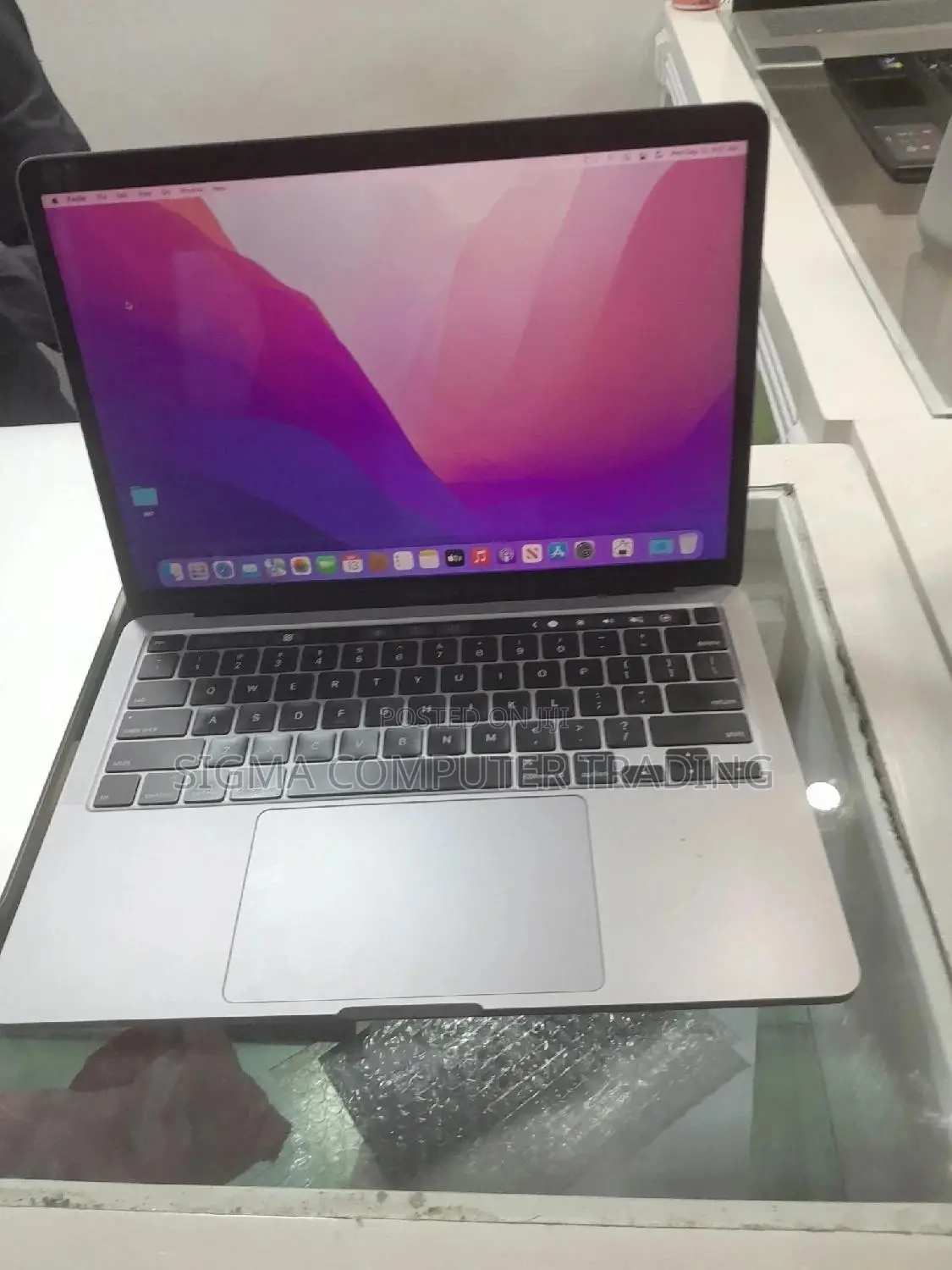 New Laptop Apple MacBook Pro 2020 16GB Intel Core I5 SSD 1T