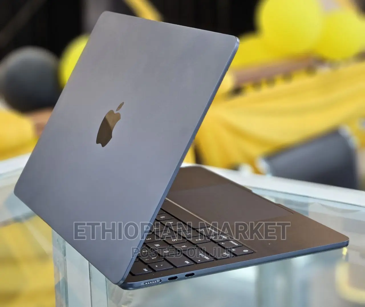 Laptop Apple MacBook Air 2022 M2 8GB Apple M2 SSD 256GB