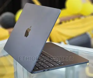 Laptop Apple MacBook Air 2022 M2 8GB Apple M2 SSD 256GB