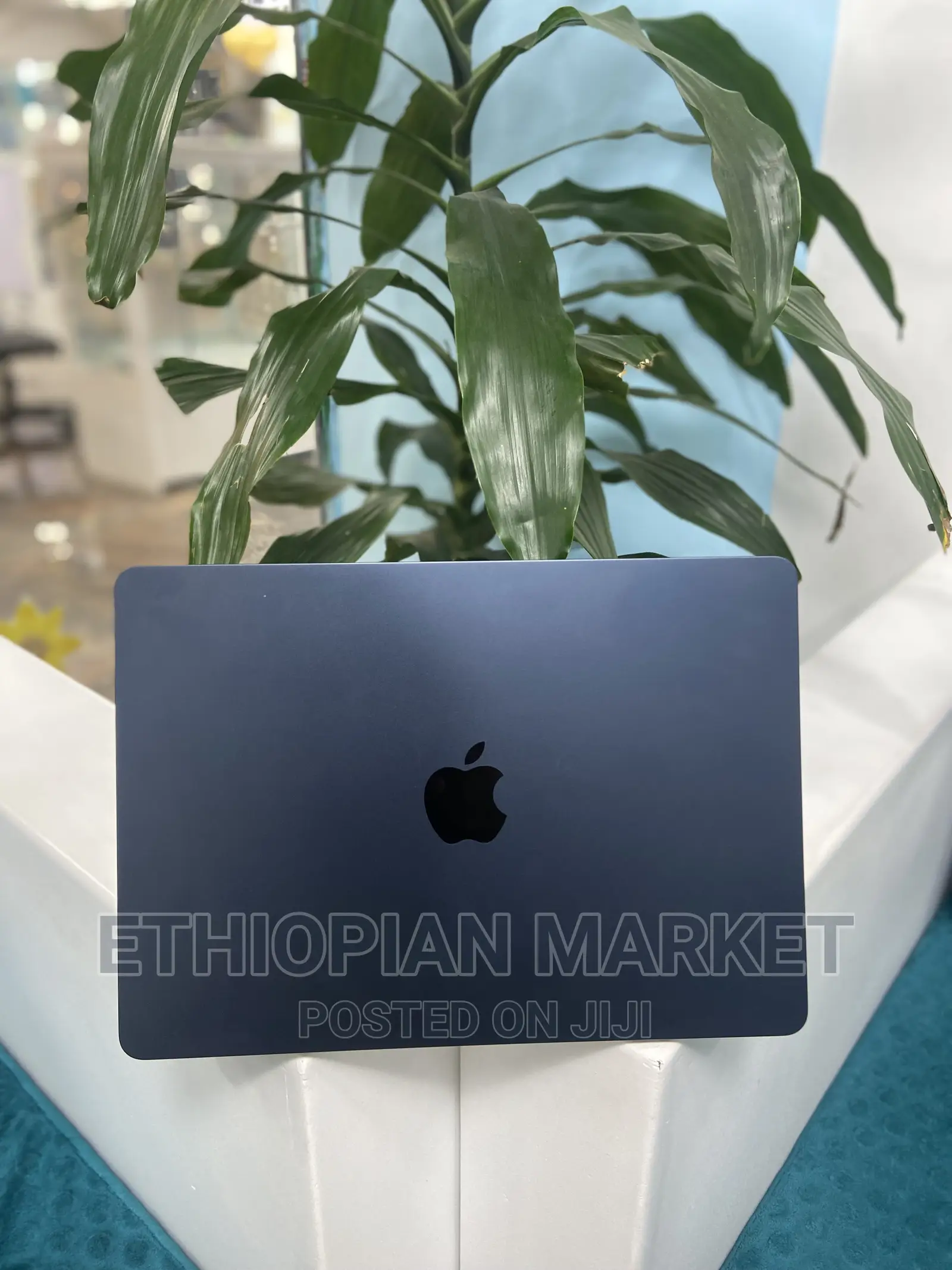 Laptop Apple MacBook Air 2022 M2 8GB Apple M2 SSD 256GB