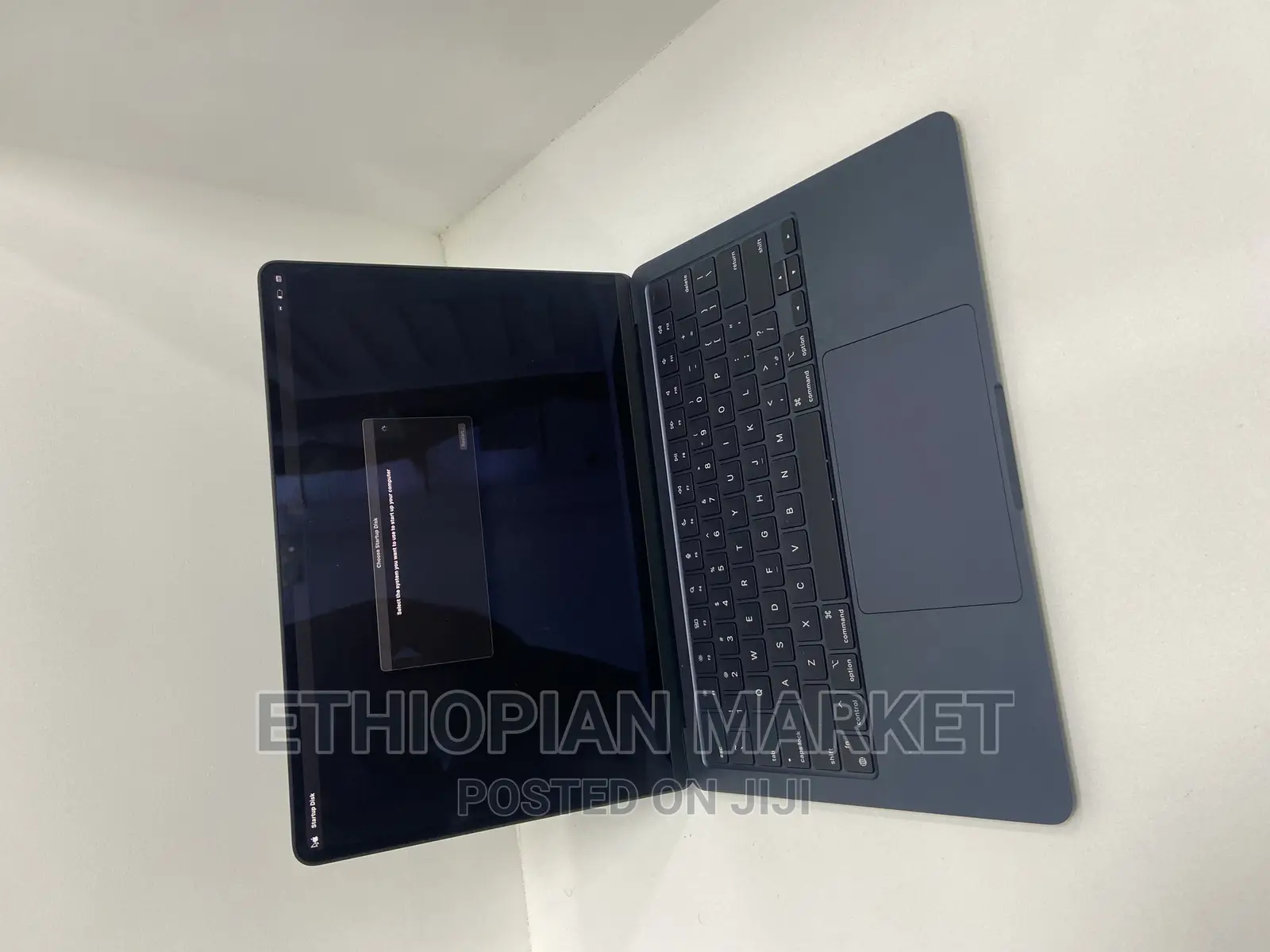 Laptop Apple MacBook Air 2022 M2 8GB Apple M2 SSD 256GB