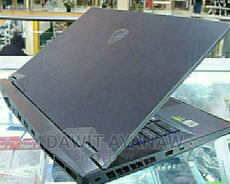 New Laptop MSI GE66 Raider 16GB Intel Core I7 SSD 1T