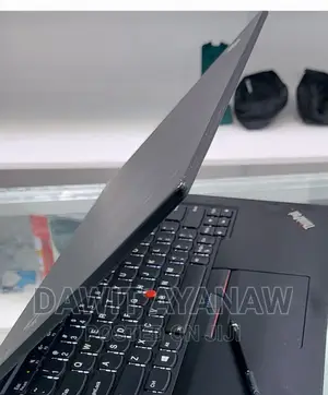 Photo - New Laptop Lenovo ThinkPad Yoga 370 8GB Intel Core I5 SSD 16 GB