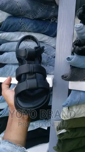 New Fashion Flat Shoes