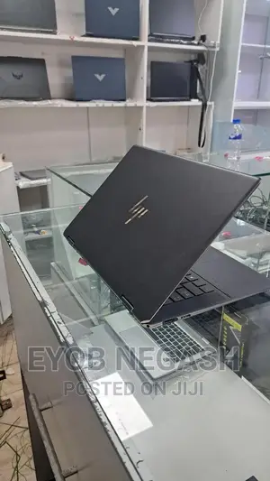 New Laptop HP Spectra 13 16GB Intel Core I7 SSD 1T