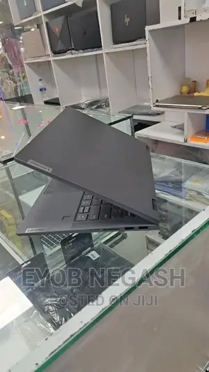 Photo - New Laptop Lenovo Flex 5 16GB AMD Ryzen 7 SSD 512GB