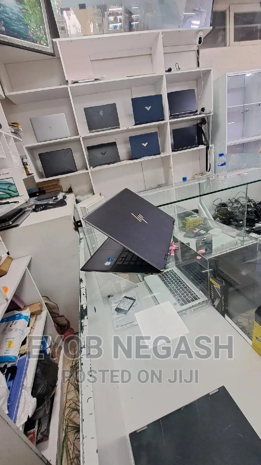 New Laptop HP Spectre X360 13 16GB Intel Core i7 SSD 1T