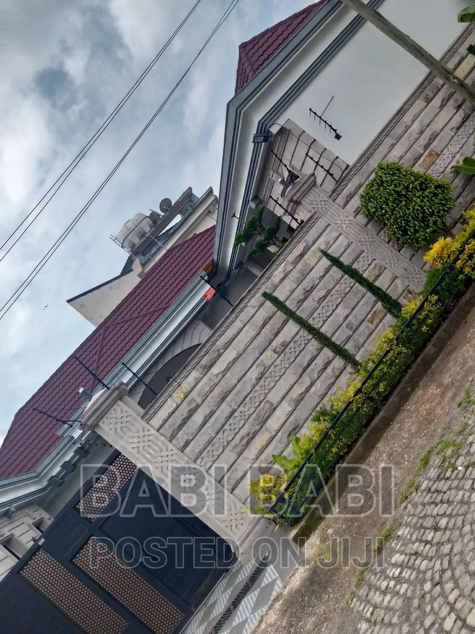 5bdrm House in ጀሞ አንበሳ ጋራጅ አከባቢ, Nifas Silk-Lafto for sale