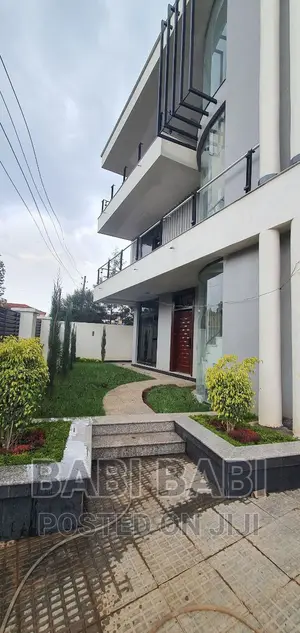 9bdrm House in ጀርመን አደባባይ አካባቢ, Nifas Silk-Lafto for sale
