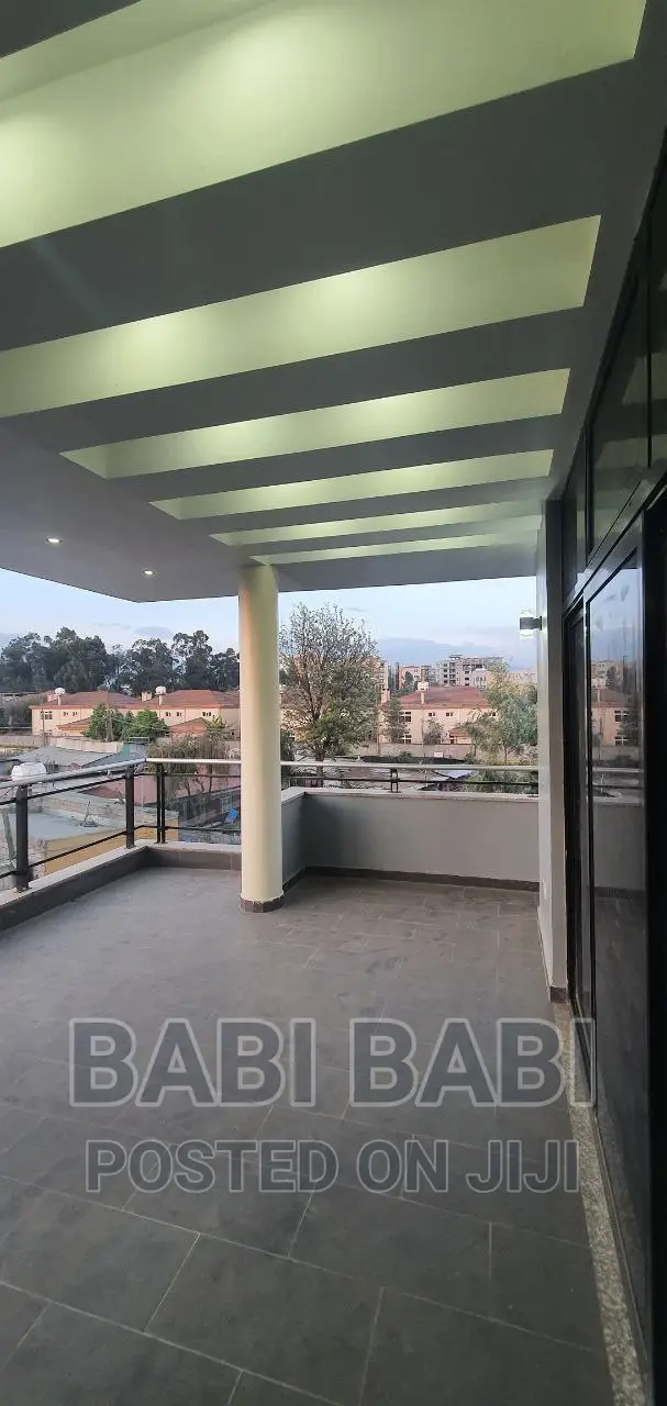 9bdrm House in ጀርመን አደባባይ አካባቢ, Nifas Silk-Lafto for sale