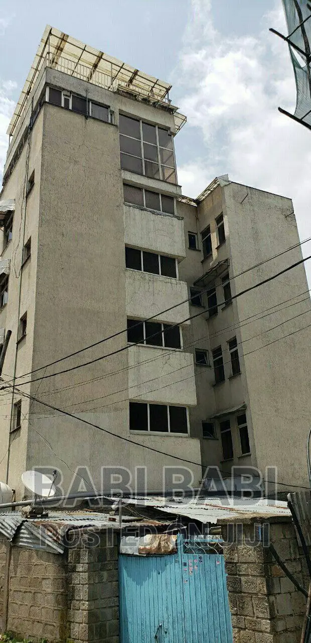 10bdrm House in አየር ጤና ግራር አከባቢ, Nifas Silk-Lafto for sale