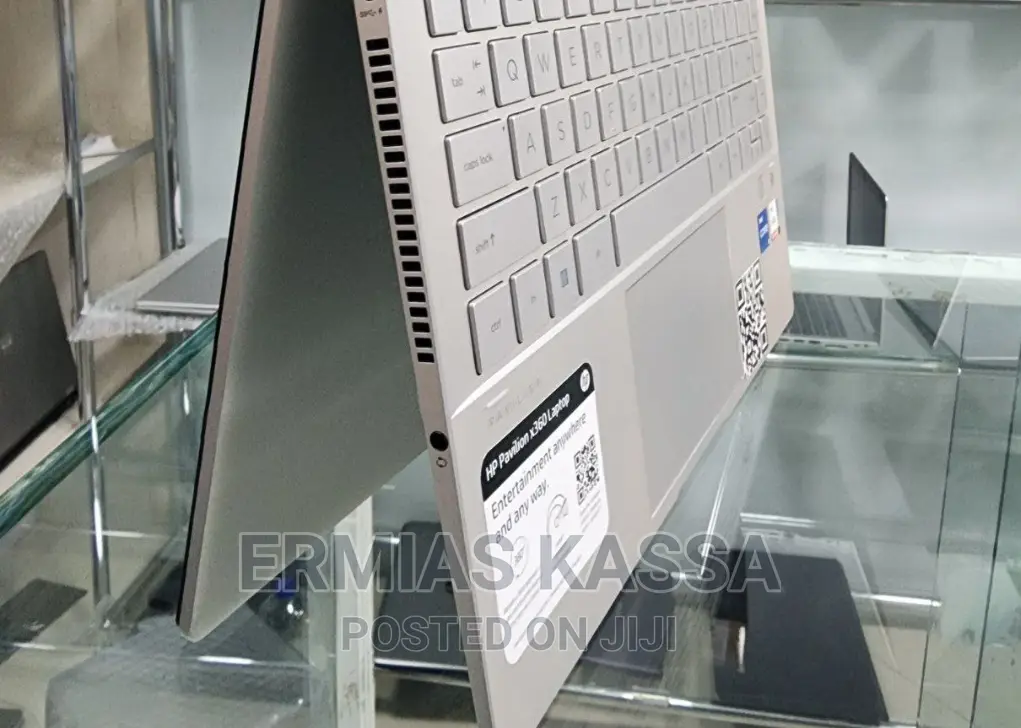 New Laptop HP Pavilion X360 8GB Intel Core I5 SSD 512GB