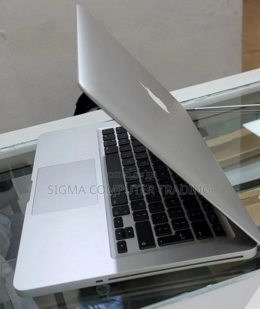 New Laptop Apple MacBook 2012 16GB Intel Core I5 SSD 1T