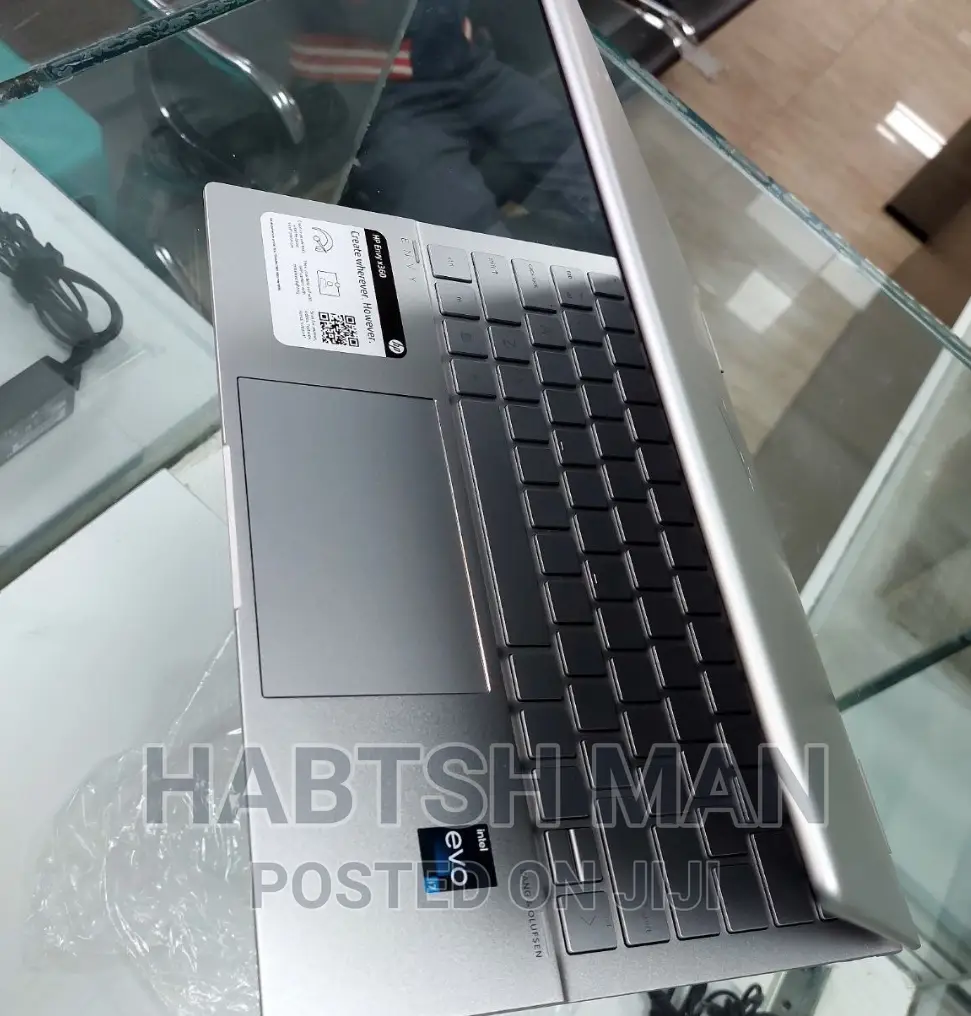 New Laptop HP Envy X360 8GB Intel Core I7 SSD 512GB