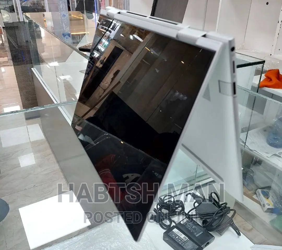 New Laptop HP Envy X360 8GB Intel Core I7 SSD 512GB