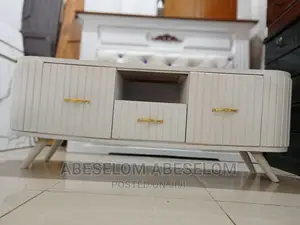 Photo - 1,50 Cm ቲቪ እስታንድ