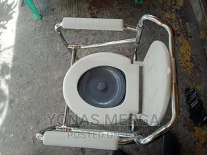 Commode Chair Home Use and Hospital Use