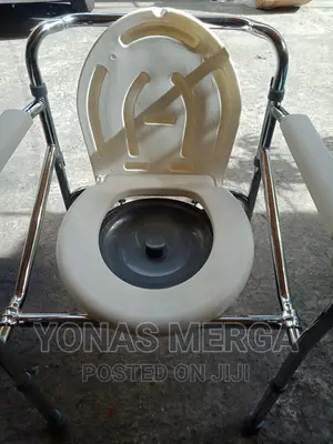 Commode Chair Home Use and Hospital Use