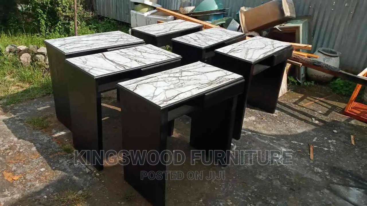 Nail Tabel 85cm Width, 40cm Length , 80cm Height የጥፍር ጥረፔዛ