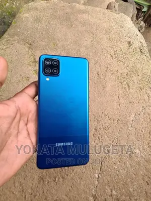 Photo - Samsung Galaxy A12 64 GB Blue