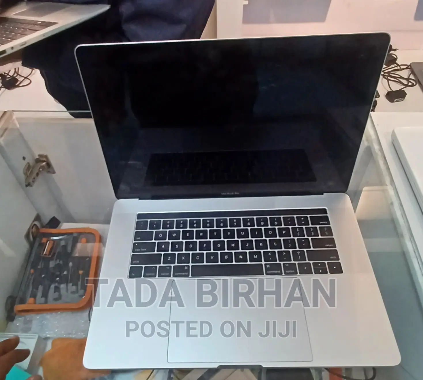 New Laptop Apple MacBook Pro 2017 16GB Intel Core I7 SSD 512GB