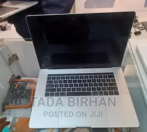 Photo - New Laptop Apple MacBook Pro 2017 16GB Intel Core I7 SSD 512GB