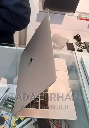 New Laptop Apple MacBook Pro 2017 16GB Intel Core I7 SSD 512GB