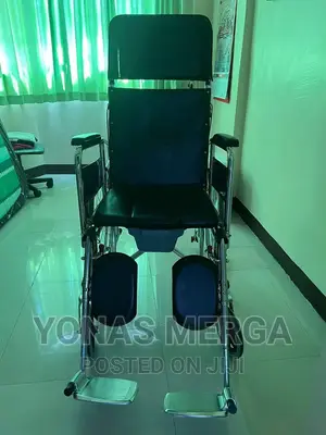 Wheelchair Durability,Can Withstand Weight of 100 Kg Seat